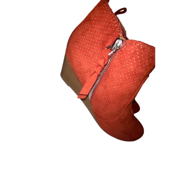 DV8 Bates Faux Suade, Perforated side zip Wedge fall Bootie,Orange Red,Size 7EUC - Picture 2 of 6